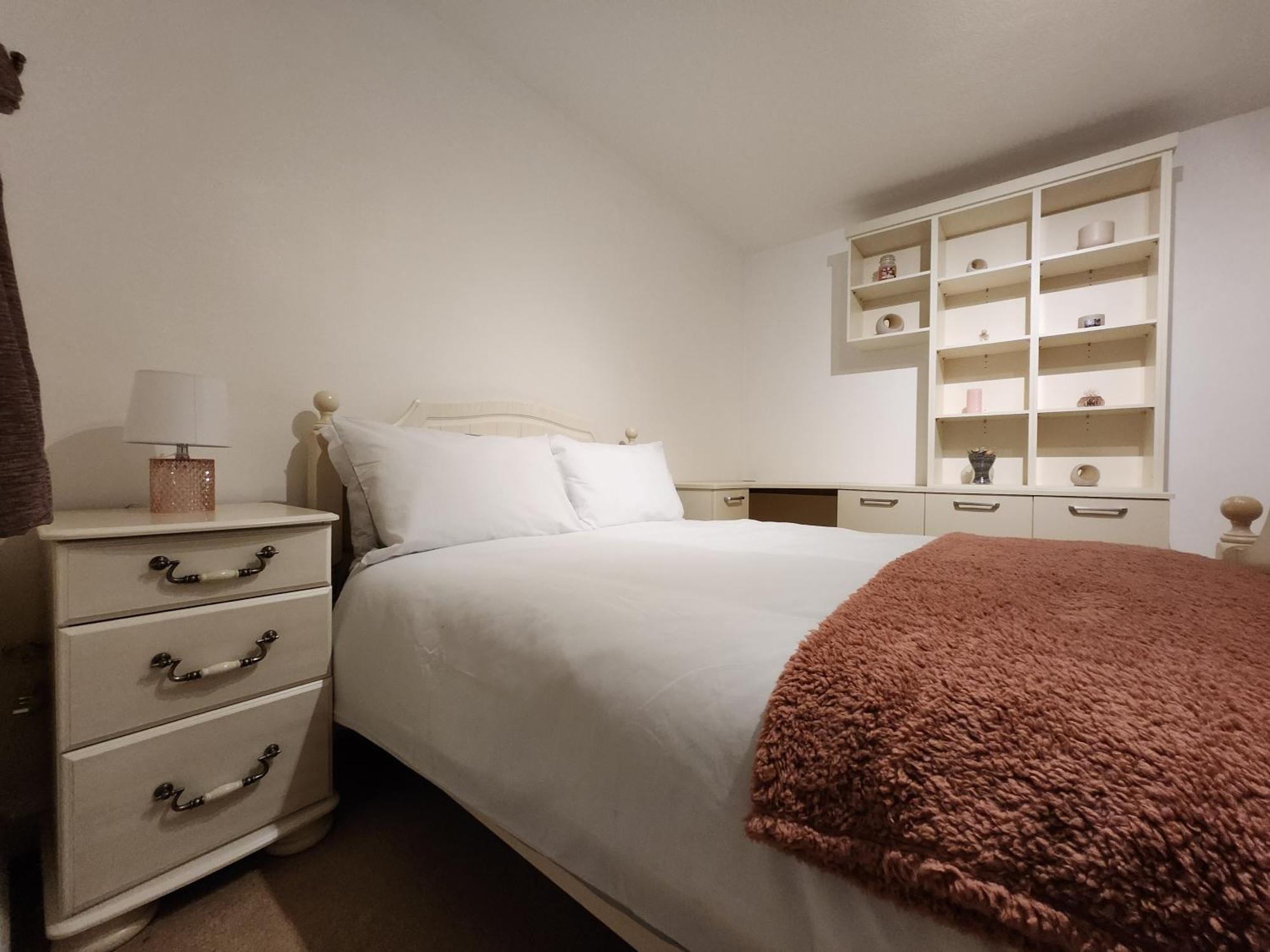 Elmdon House With 4 Spacious Bedrooms To Choose Birmingham Exterior foto