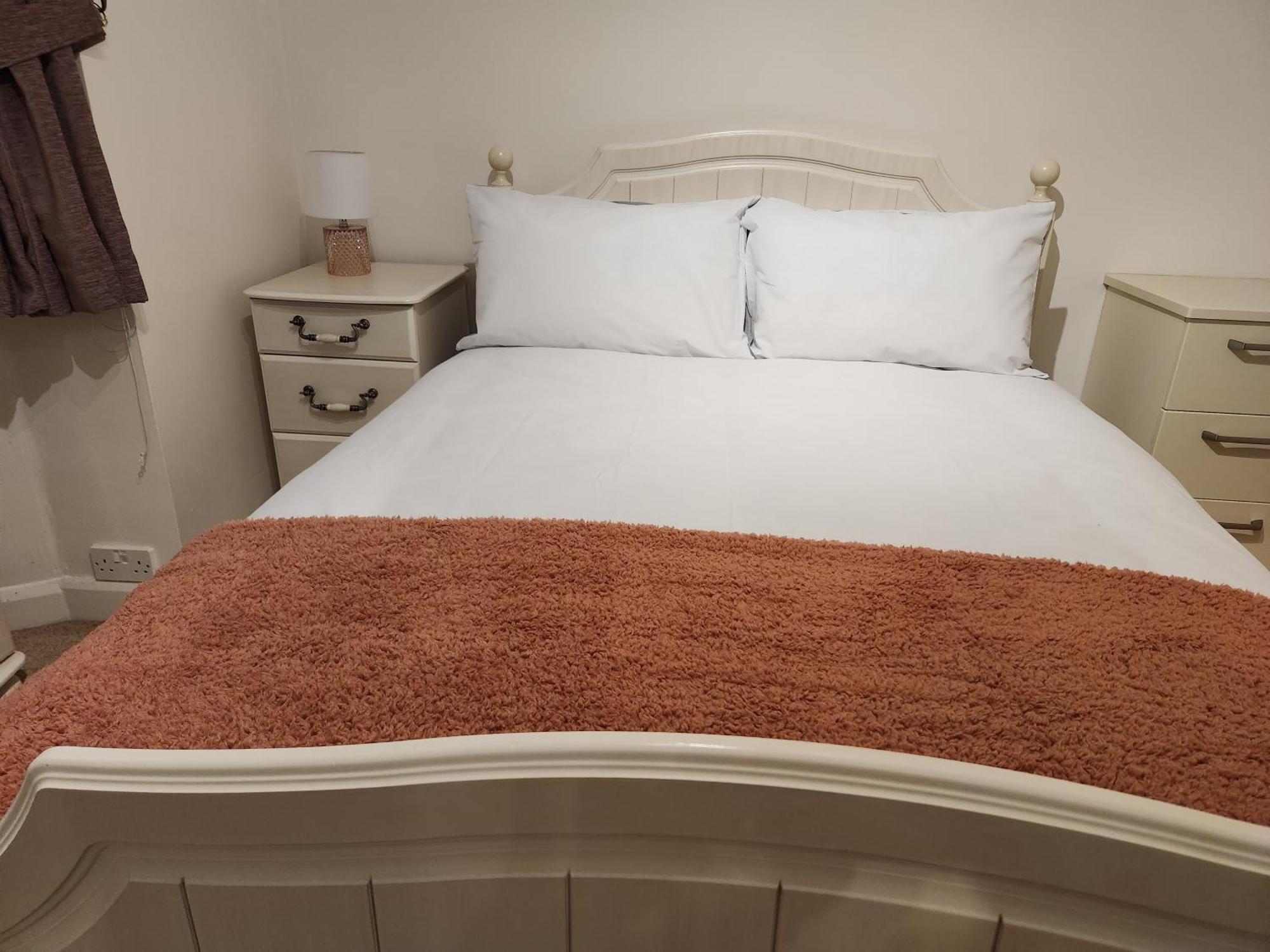 Elmdon House With 4 Spacious Bedrooms To Choose Birmingham Exterior foto